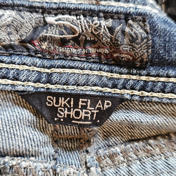 Silver Suki Flap Jean Shorts Size 20 - Picture 4 of 10